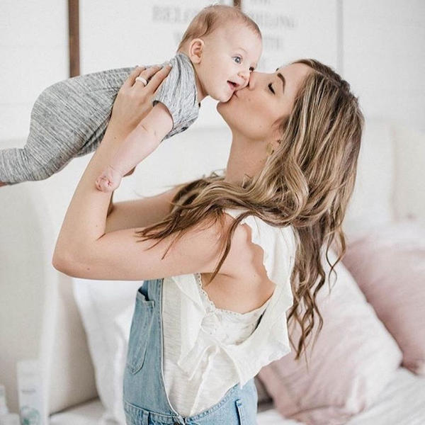 ¿Acabas de ser mamá y sientes caída de cabello? Esto te interesa