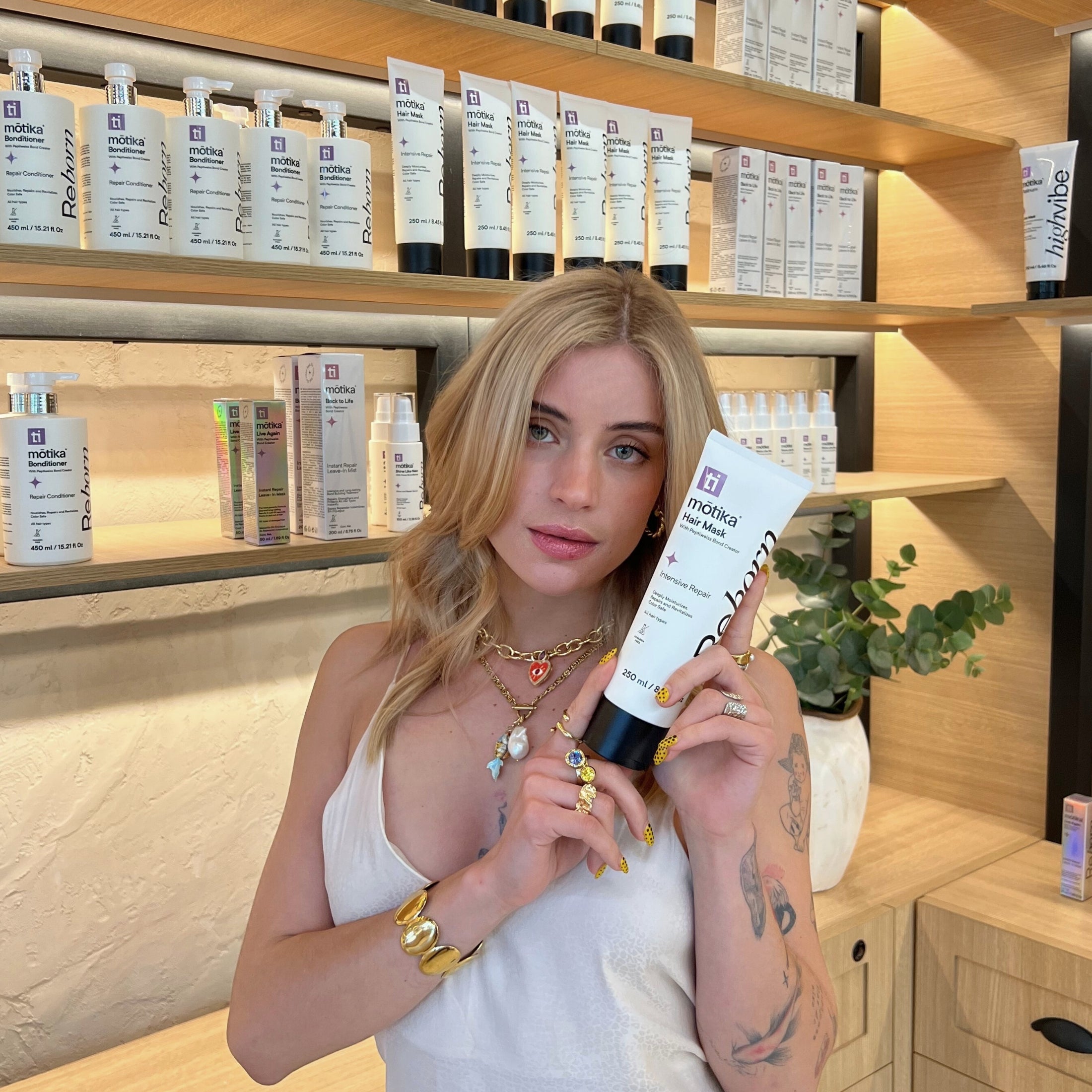 Hair Mask Reborn motika | Mascarilla Reparadora para Cabello Natural, Dañado y Teñido