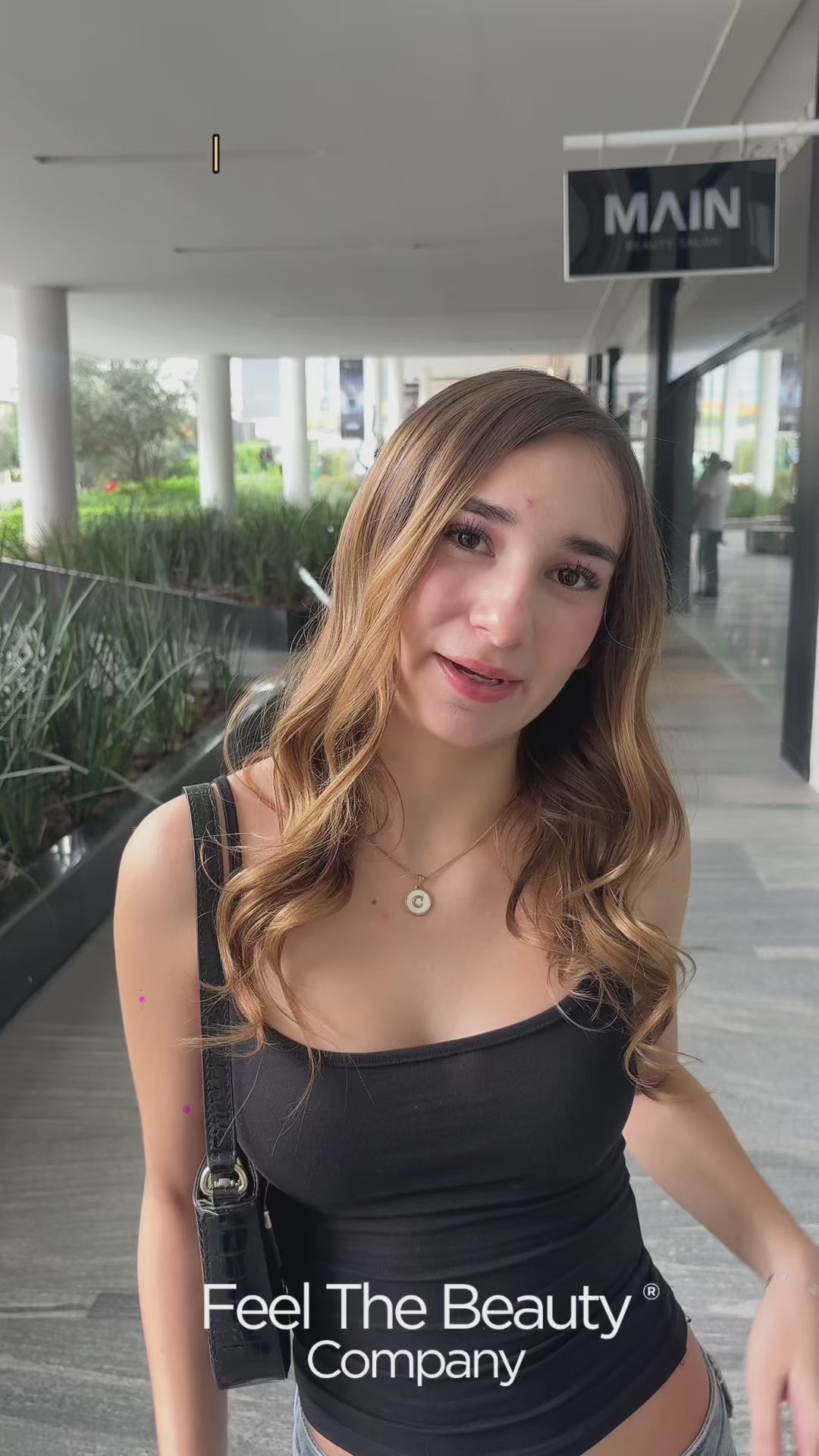 Cargar vídeo: Conditioner Hidratante con Aceite de Argán Feel The Beauty 500 ml | Suavidad, Brillo y Control de Frizz