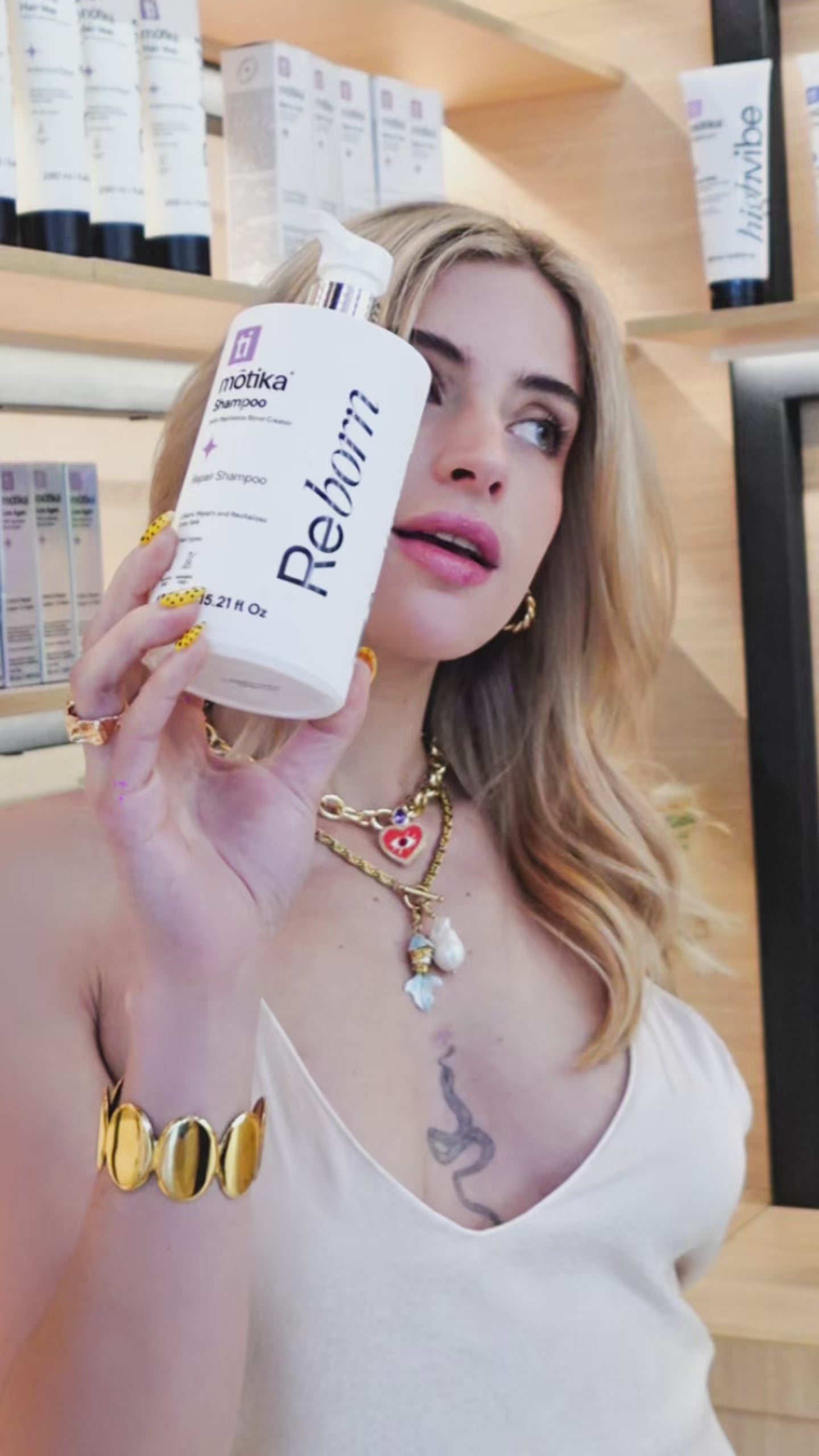 Cargar vídeo: Hair Repair &amp; Color Safe Kit