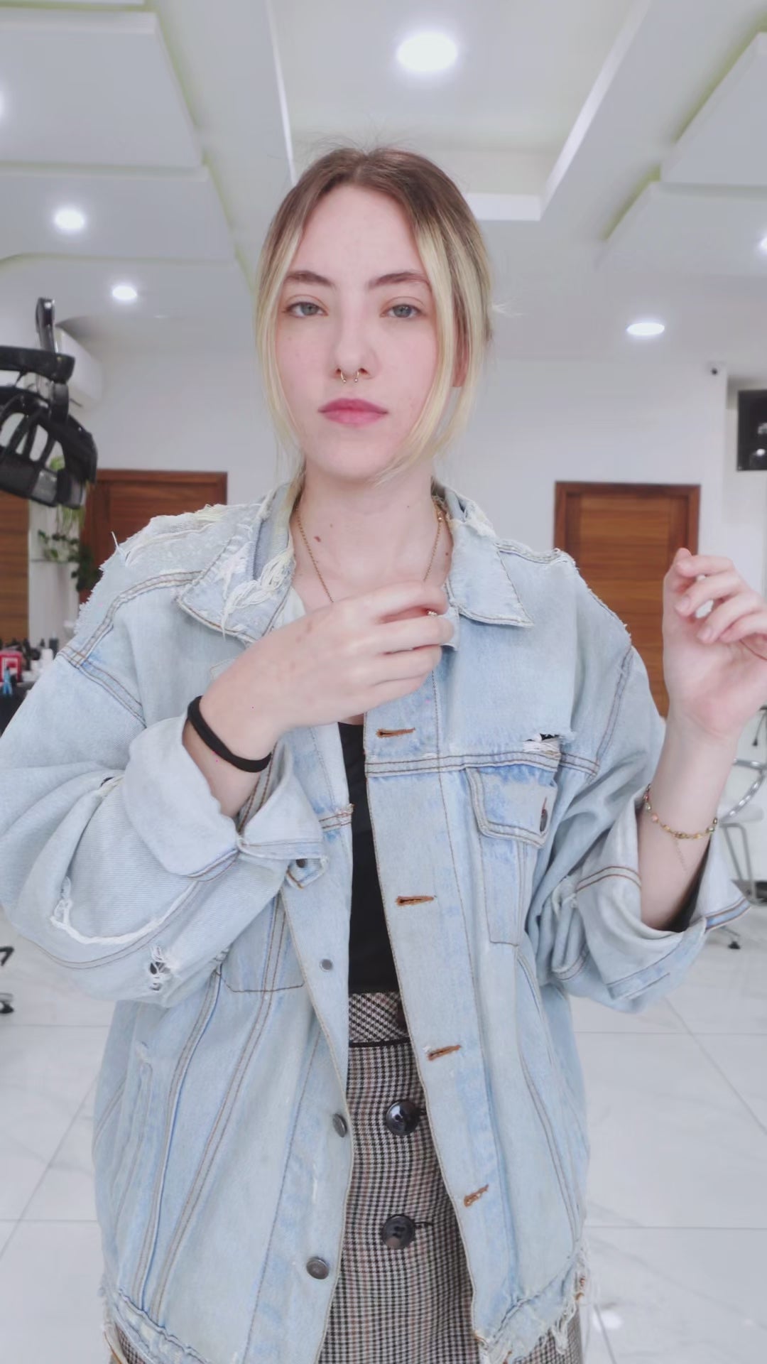 Cargar vídeo: Shampoo Blondesrule Matizador Morado 450ml