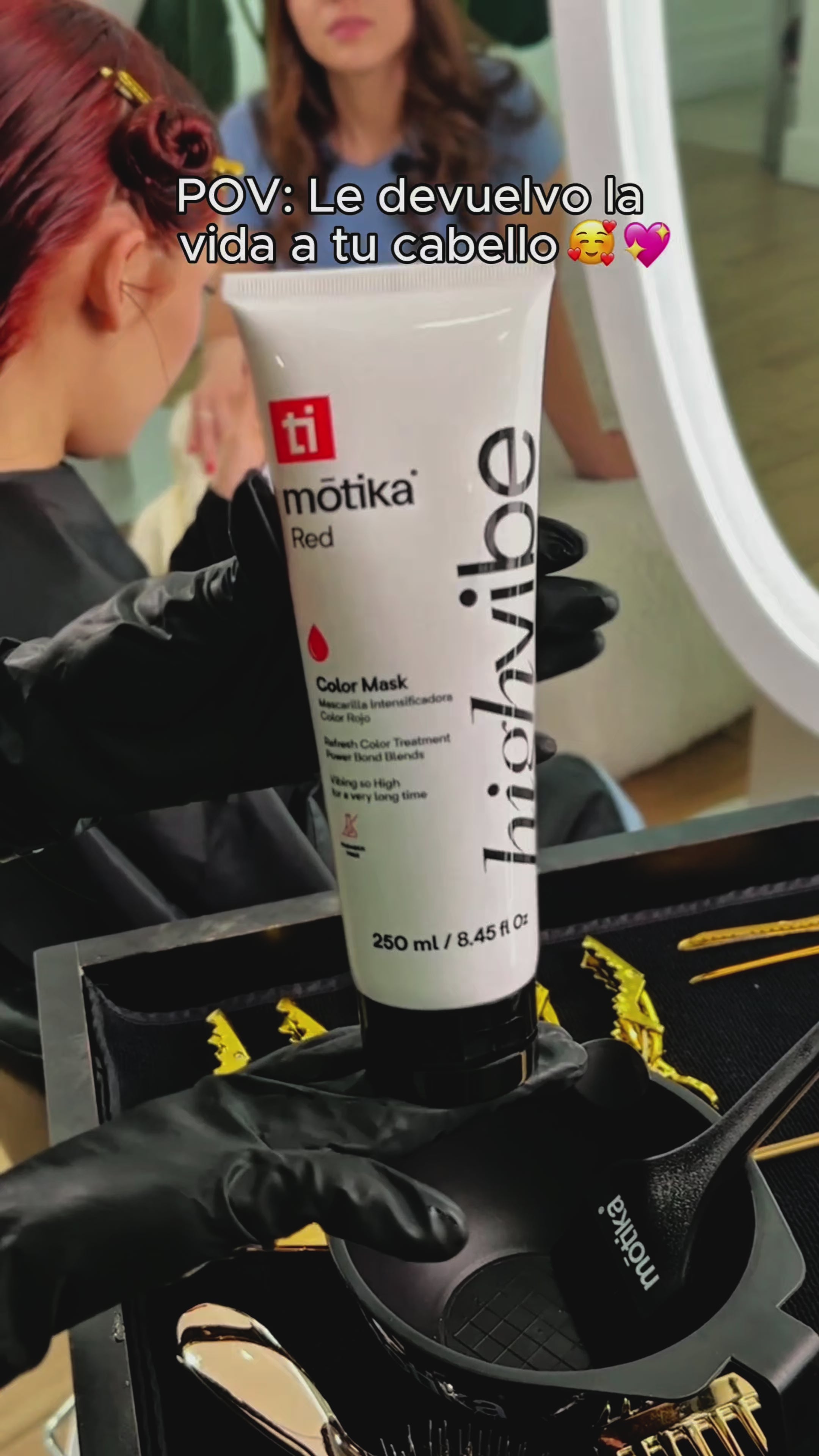 Cargar vídeo: Motika High Vibe Mascarilla con Depósito de Color RED